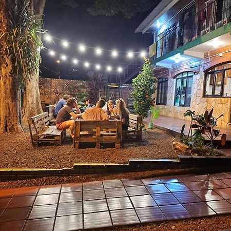 Benteveo Hostel Iguazu Пуерто-Іґуасу Екстер'єр фото