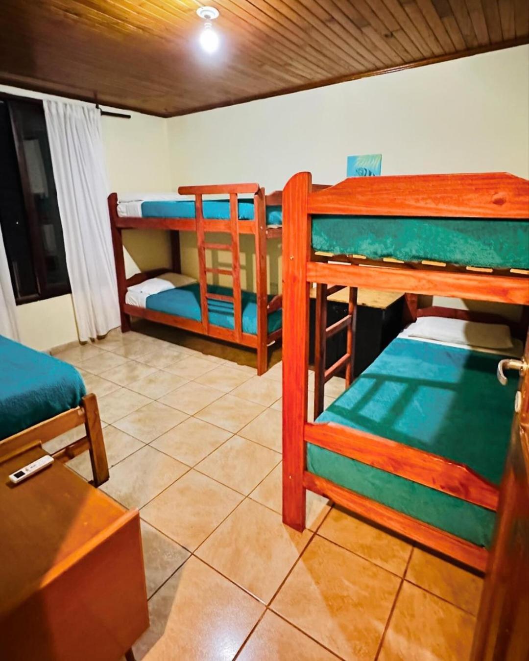 Benteveo Hostel Iguazu Пуерто-Іґуасу Екстер'єр фото