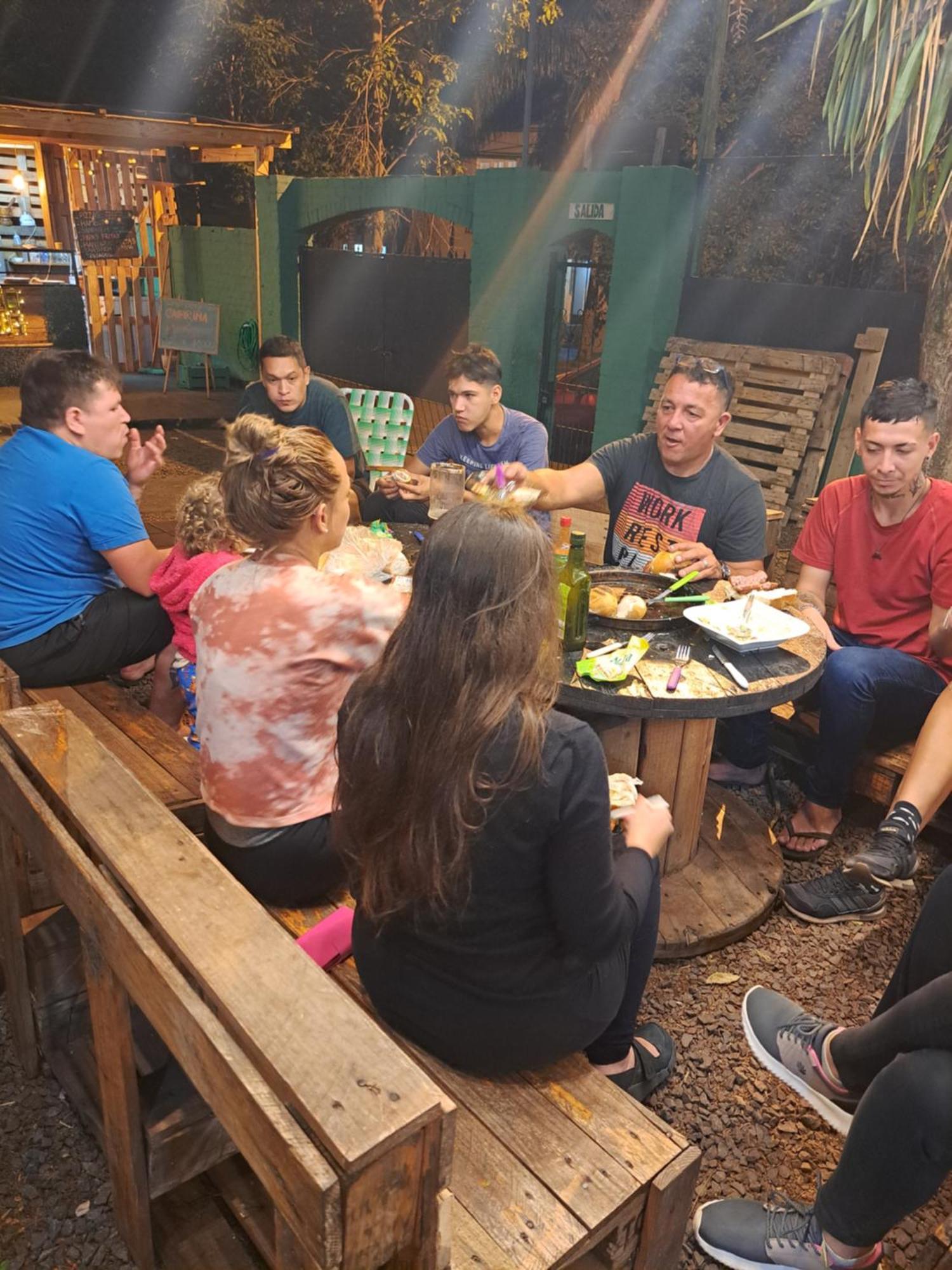 Benteveo Hostel Iguazu Пуерто-Іґуасу Екстер'єр фото